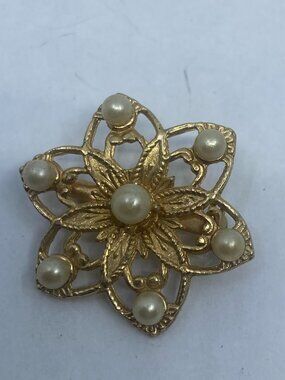 Vtg gold tone faux pearl brooch